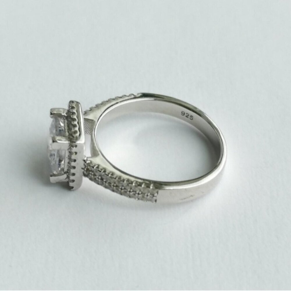 Sterling Silver princess  cut square CZ Ring with Halo size 6 🆕 - Picture 2 of 5